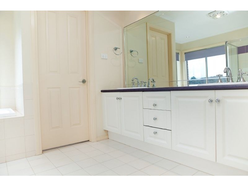 4 Ironbark Court, Hidden Valley VIC 3756