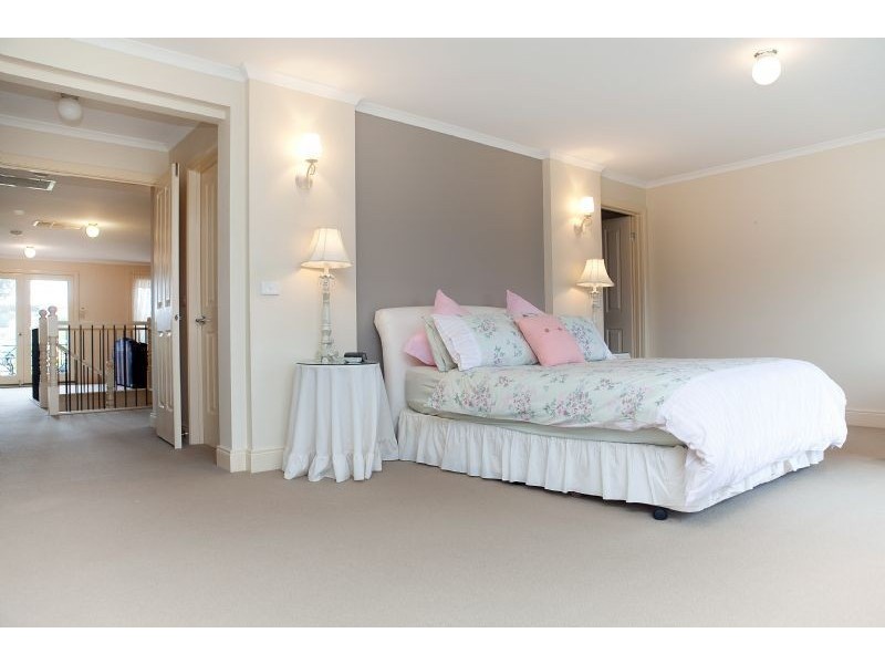 4 Ironbark Court, Hidden Valley VIC 3756