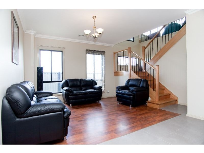 34 Wyperfeld Avenue, Craigieburn VIC 3064