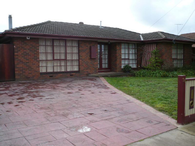 18 Milburn Place, Craigieburn VIC 3064