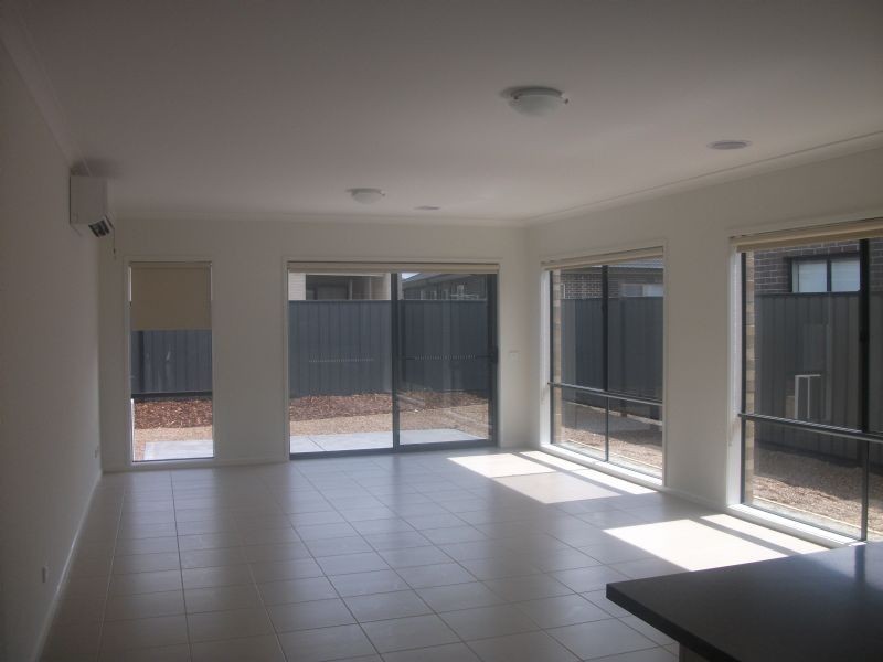 23 Falls Avenue, Craigieburn VIC 3064
