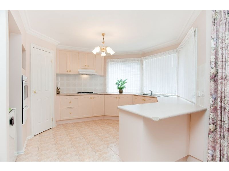 7 Delphinius Crescent, Roxburgh Park VIC 3064