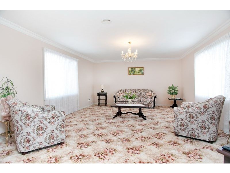 7 Delphinius Crescent, Roxburgh Park VIC 3064