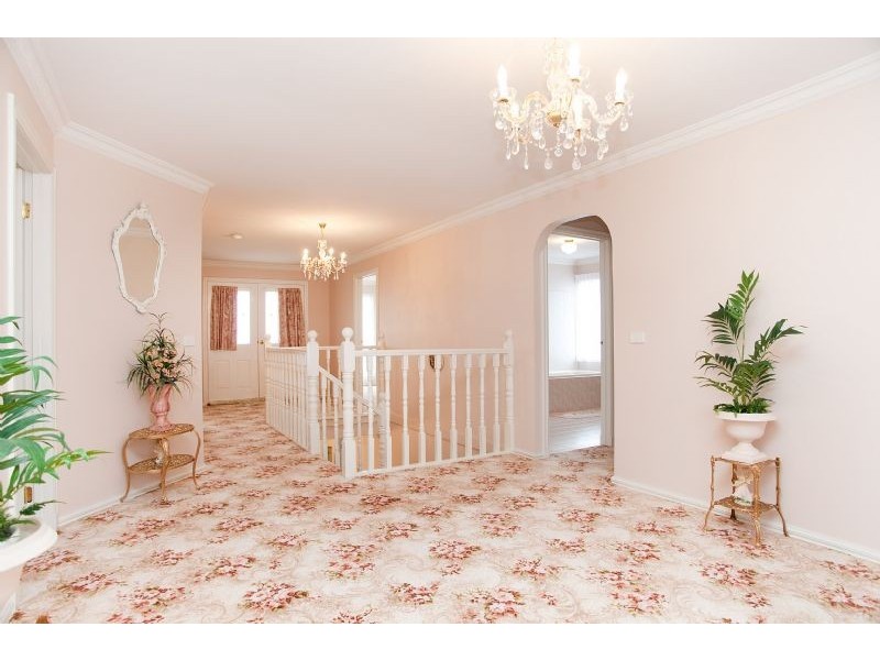 7 Delphinius Crescent, Roxburgh Park VIC 3064