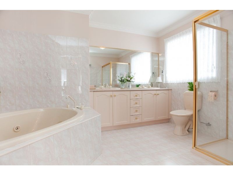 7 Delphinius Crescent, Roxburgh Park VIC 3064