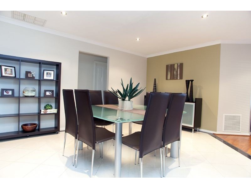 47 Athol Avenue, Roxburgh Park VIC 3064