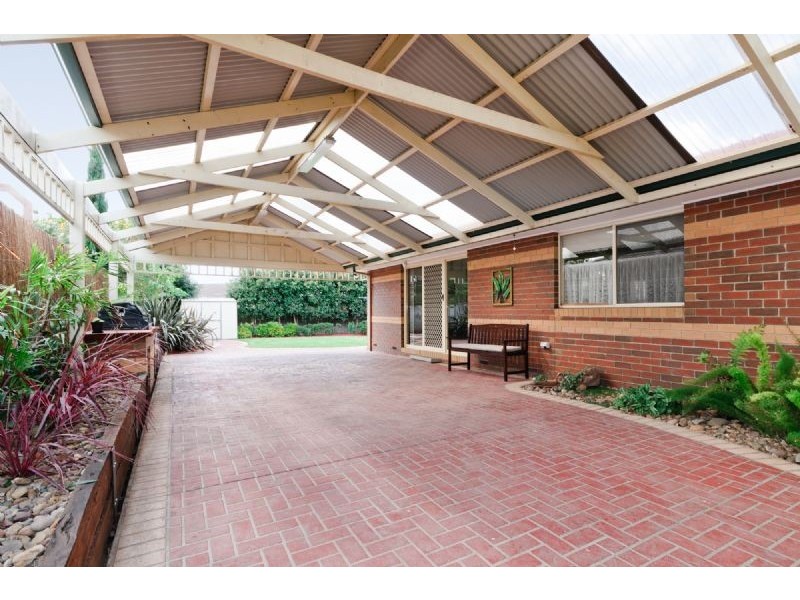 31 Yarcombe Crescent, Craigieburn VIC 3064