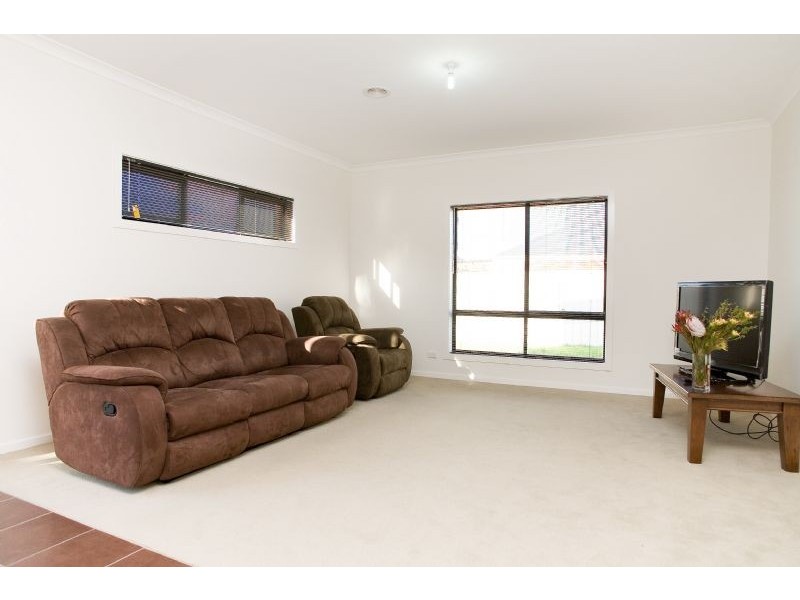 15 Botanic Rise, Craigieburn VIC 3064