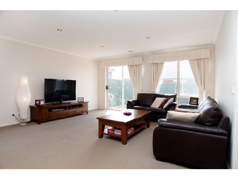 12 Hurlingham Way, Craigieburn VIC 3064