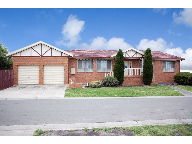 19 Woodworth Court, Roxburgh Park VIC 3064