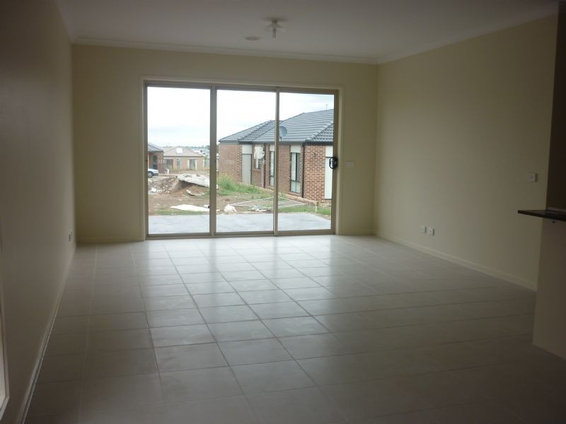 30 Watergum Avenue, Craigieburn VIC 3064