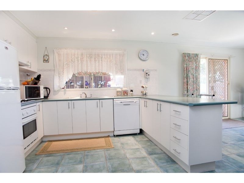 15 Armstrong Court, Roxburgh Park VIC 3064