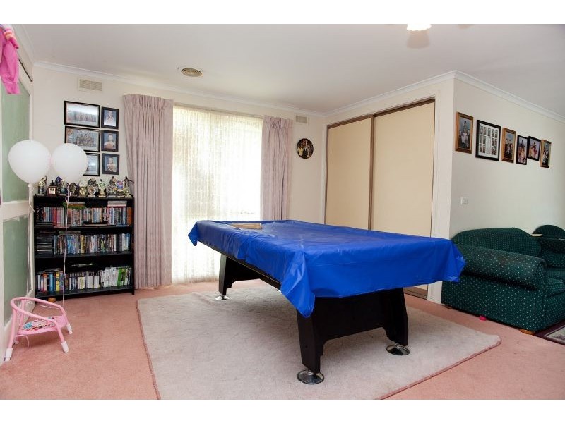 64 Mitford Crescent, Craigieburn VIC 3064