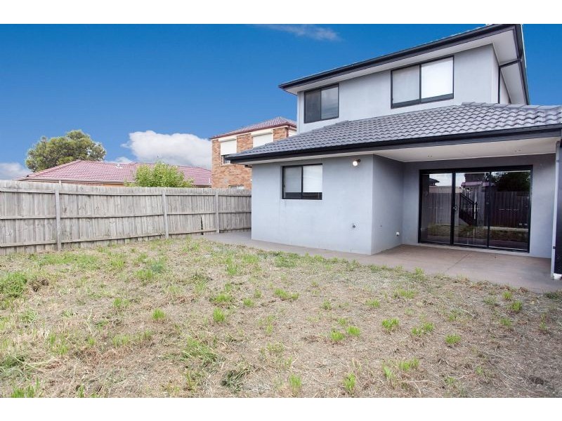 6 Paroo Avenue, Roxburgh Park VIC 3064