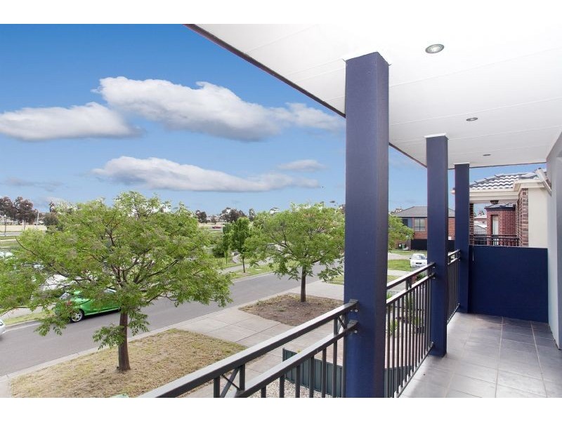 6 Paroo Avenue, Roxburgh Park VIC 3064