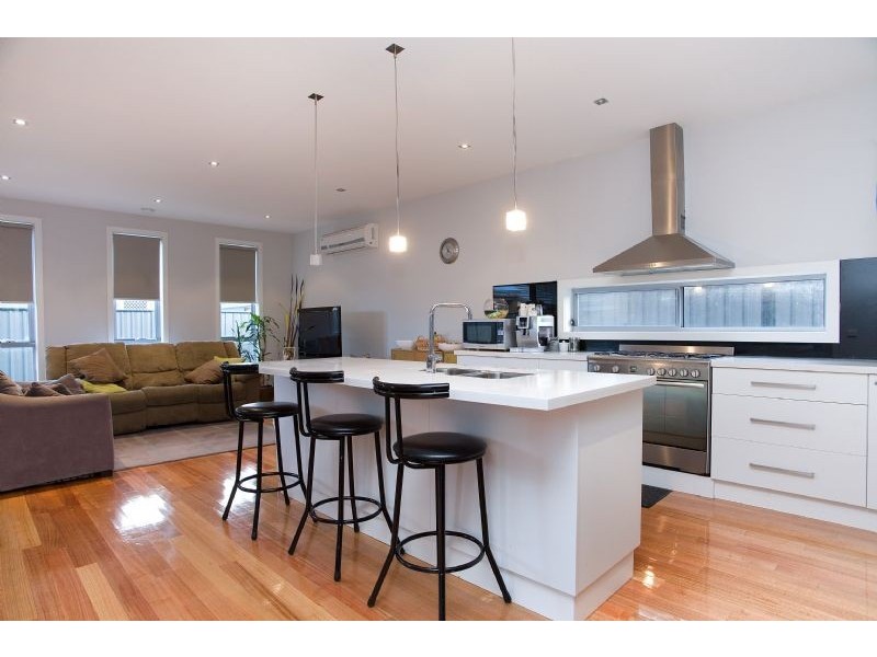 12 Swallow Street, Craigieburn VIC 3064