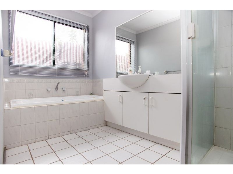 18 Thurmand Court, Roxburgh Park VIC 3064