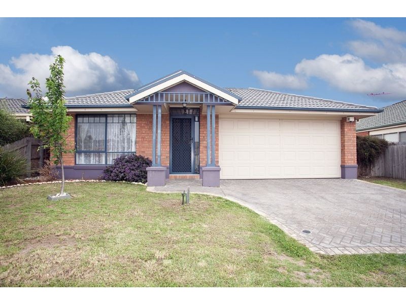 32 Thames Way, Roxburgh Park VIC 3064