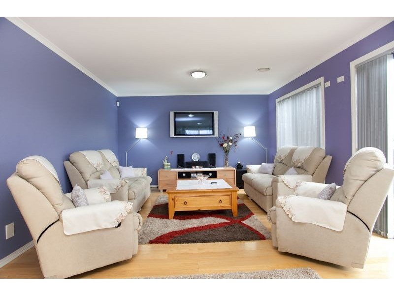 32 Thames Way, Roxburgh Park VIC 3064
