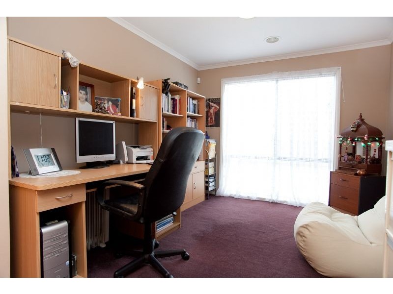 32 Thames Way, Roxburgh Park VIC 3064