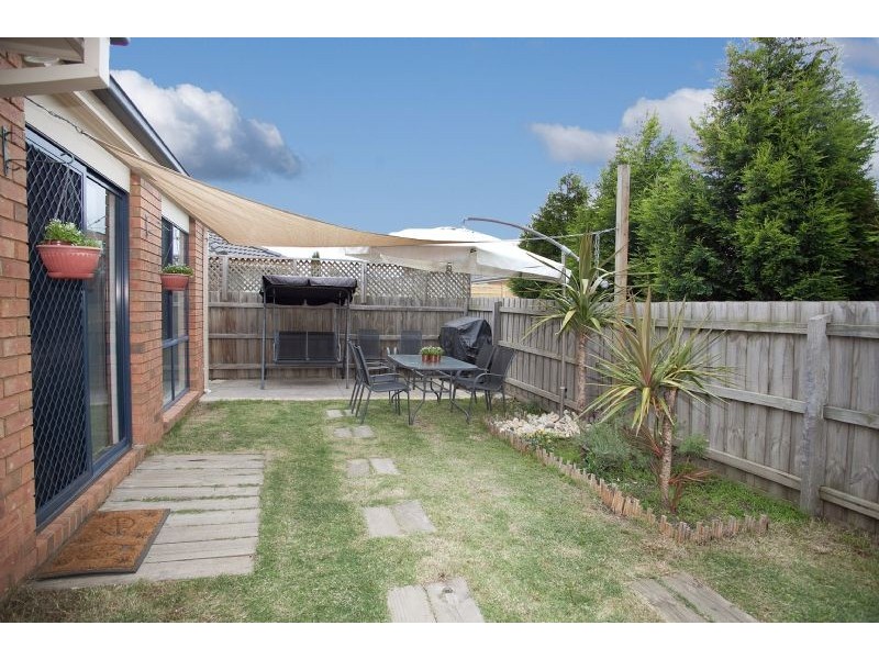 32 Thames Way, Roxburgh Park VIC 3064