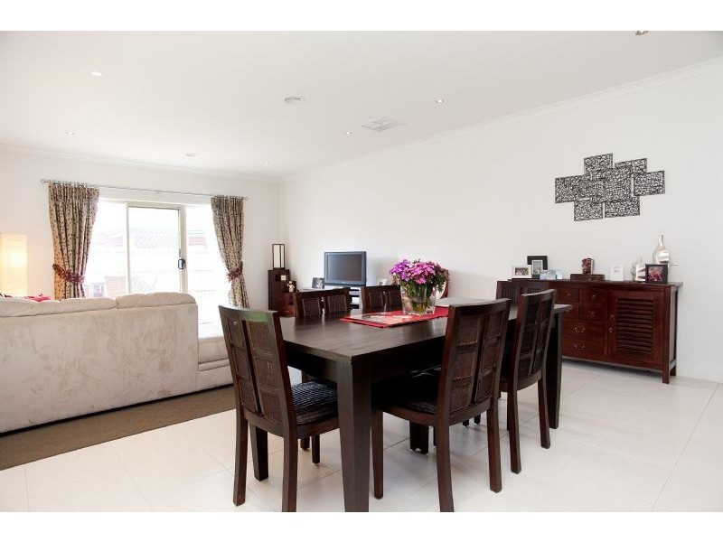 22 Blairgowrie Drive, Craigieburn VIC 3064