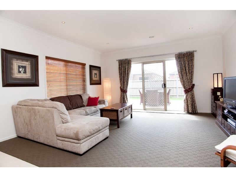 22 Blairgowrie Drive, Craigieburn VIC 3064