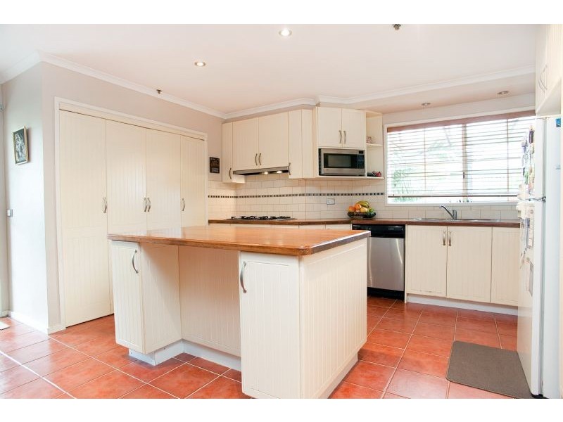 6 Medstead Court, Craigieburn VIC 3064