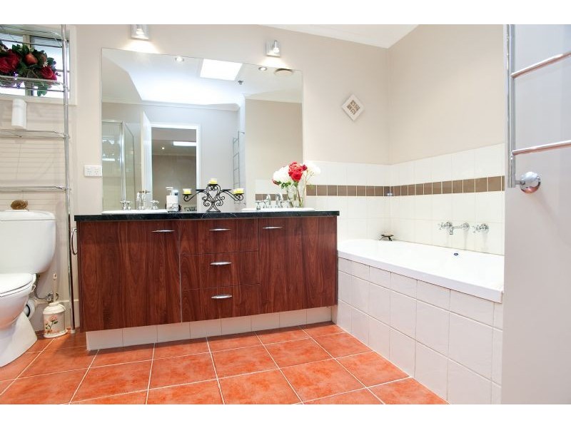 6 Medstead Court, Craigieburn VIC 3064