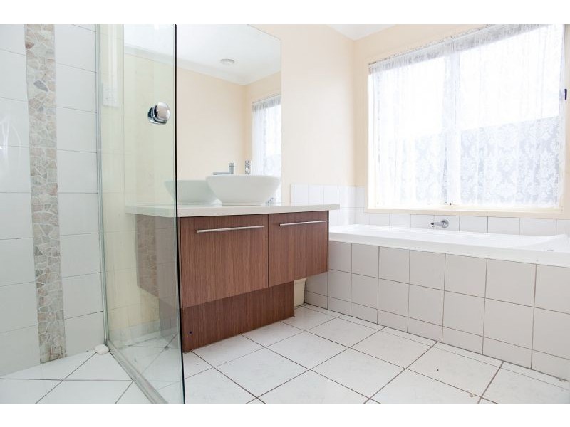 12 Kalorama Street, Greenvale VIC 3059