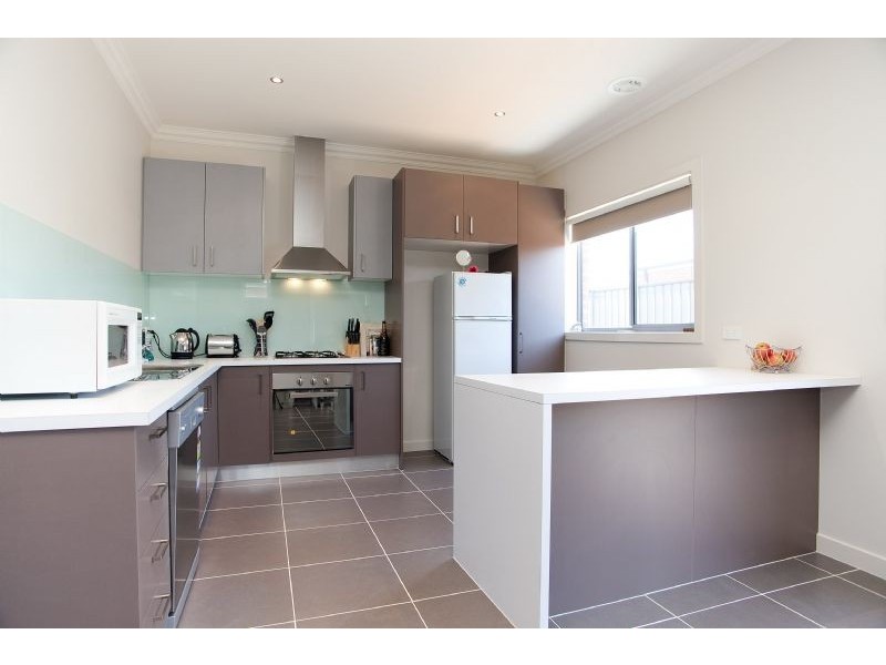 15 Kelway Street, Craigieburn VIC 3064