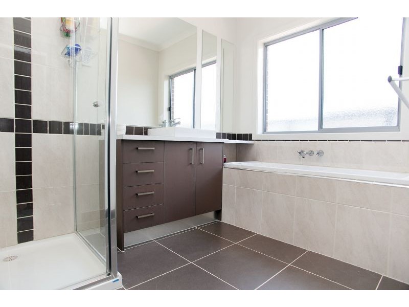 15 Kelway Street, Craigieburn VIC 3064