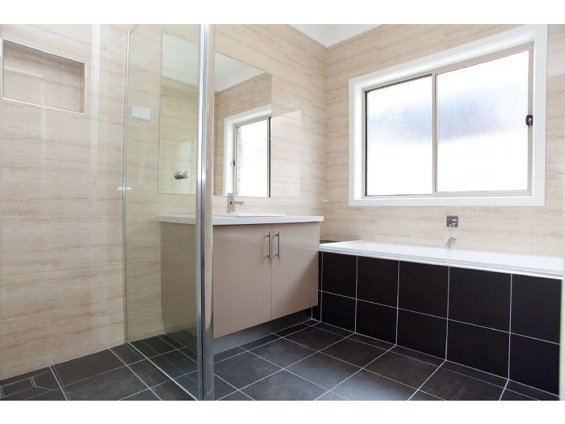 63 Axminster Drive, Craigieburn VIC 3064