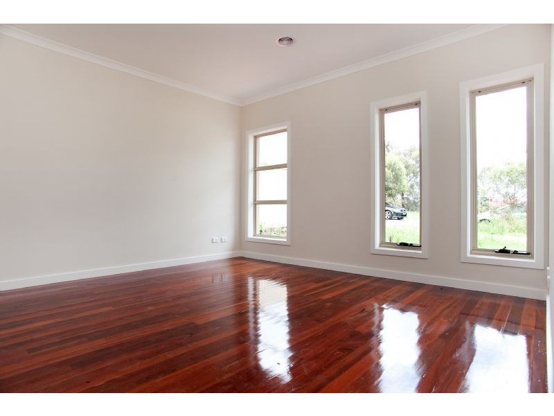 63 Axminster Drive, Craigieburn VIC 3064