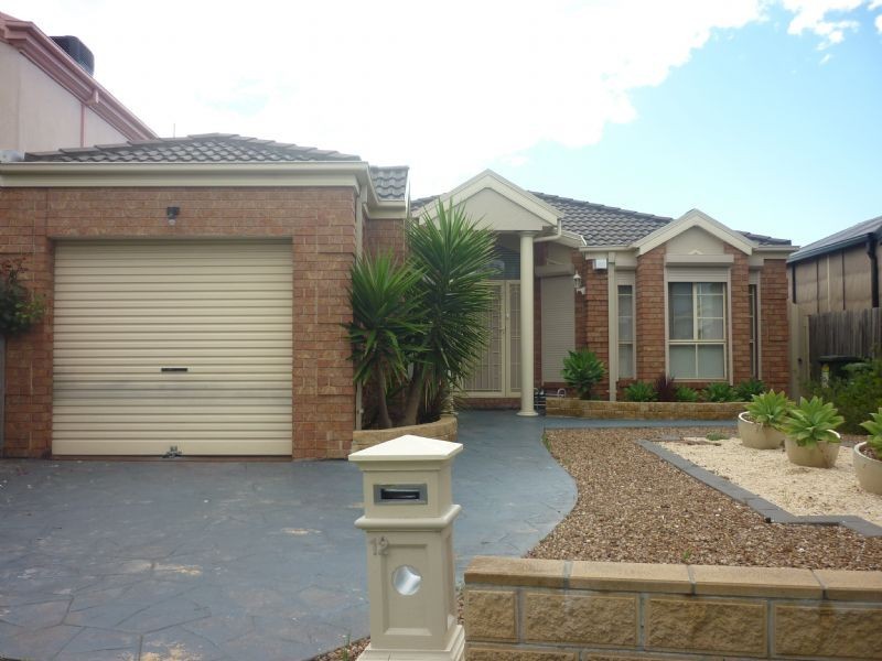 12 Honeysuckle Court, Meadow Heights VIC 3048