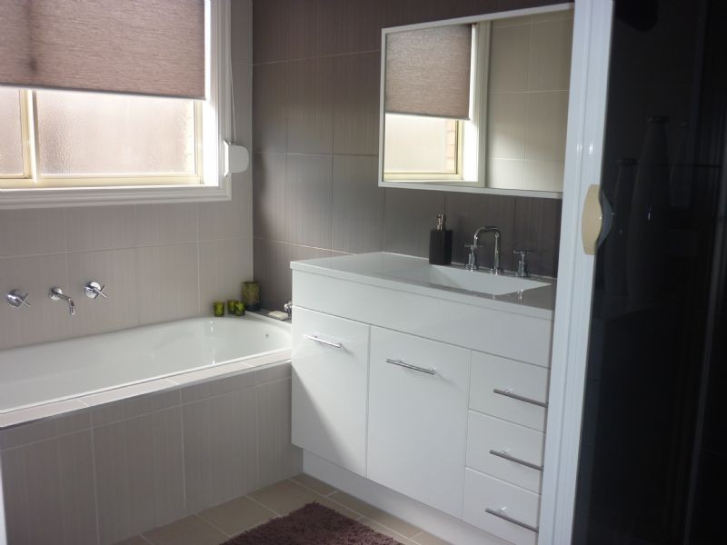 12 Honeysuckle Court, Meadow Heights VIC 3048