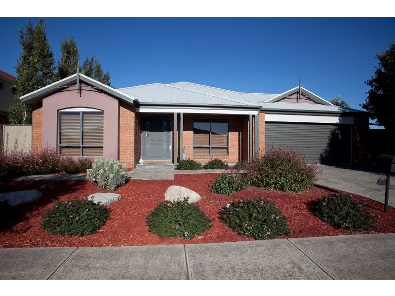 2 Parramatta Walk, Craigieburn VIC 3064