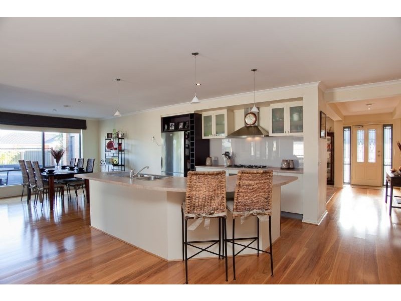 2 Parramatta Walk, Craigieburn VIC 3064