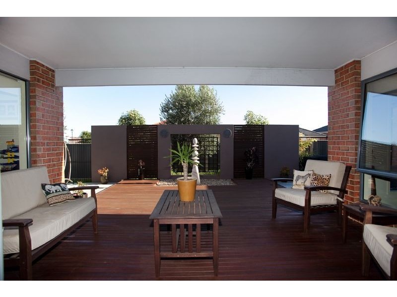 2 Parramatta Walk, Craigieburn VIC 3064