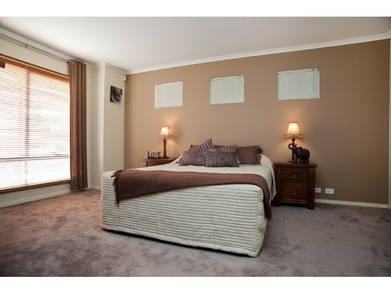 2 Parramatta Walk, Craigieburn VIC 3064