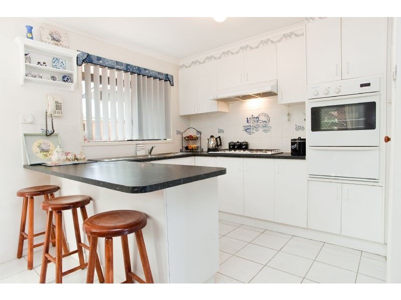 2/11 Benston Street, Craigieburn VIC 3064