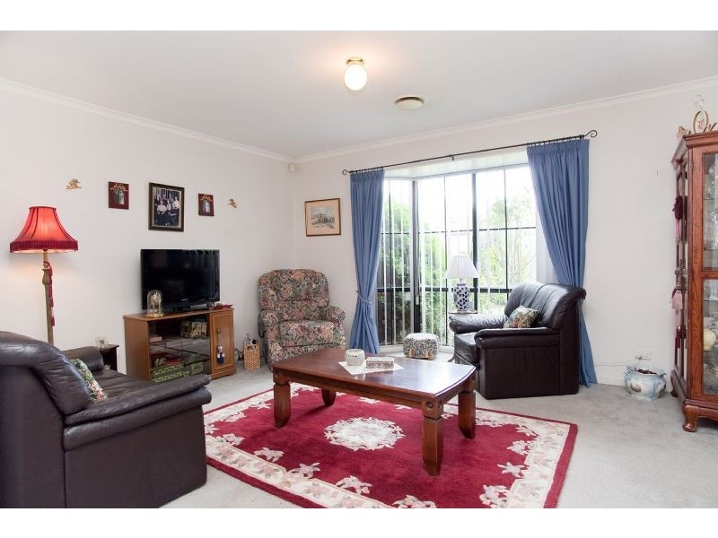 2/11 Benston Street, Craigieburn VIC 3064