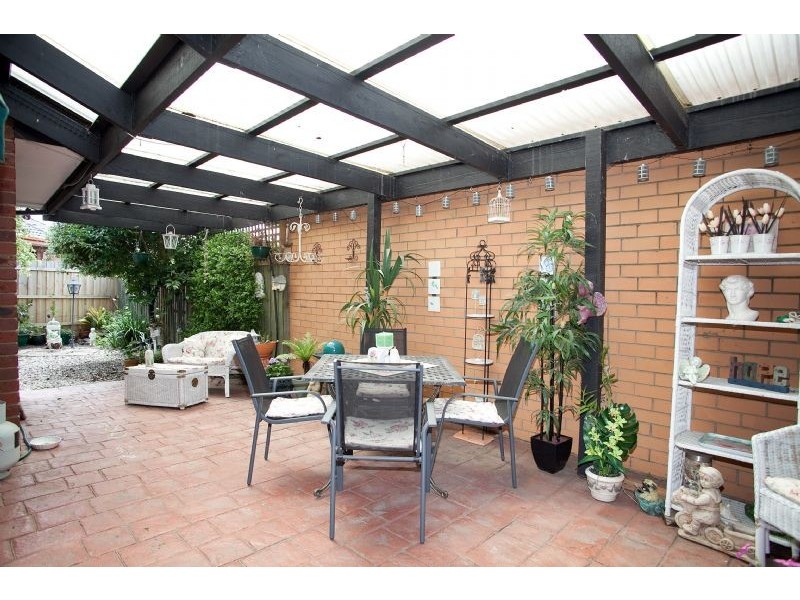 2/11 Benston Street, Craigieburn VIC 3064