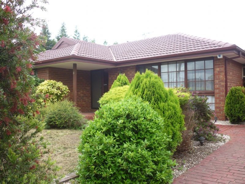 6 Beacon Hills Cres, Craigieburn VIC 3064