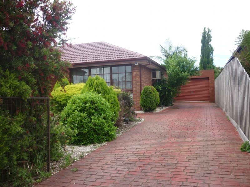 6 Beacon Hills Cres, Craigieburn VIC 3064