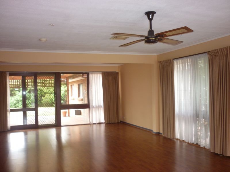 6 Beacon Hills Cres, Craigieburn VIC 3064