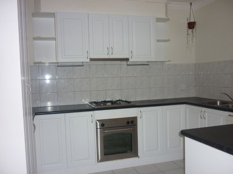 24 Almands Ave, Roxburgh Park VIC 3064