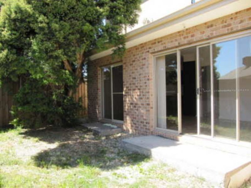 1/11 Dutton Crt, Meadow Heights VIC 3048