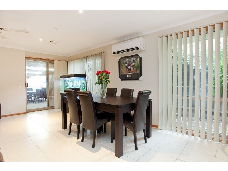 4 Ottery Court, Craigieburn VIC 3064