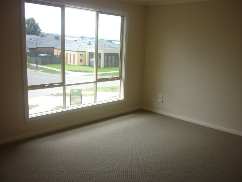 44 Highbury Circuit, Craigieburn VIC 3064